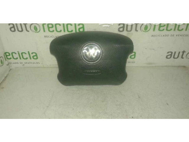 Подушка безопасности водителя    Volkswagen PASSAT