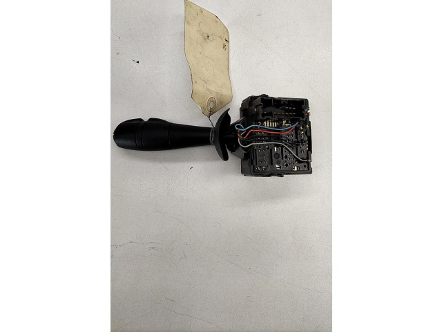 Ручка стеклоочистителей 8201168013   Renault Clio IV