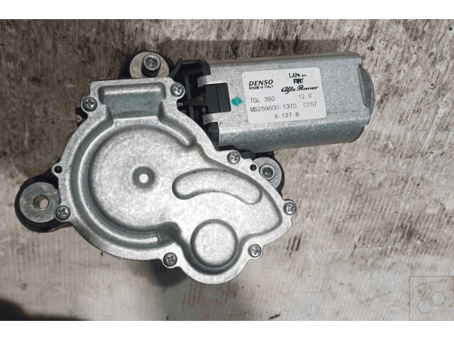 Моторчик заднего дворника 51850871    Fiat 500X