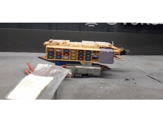 Блок предохранителей  8200241944   Renault Clio III    