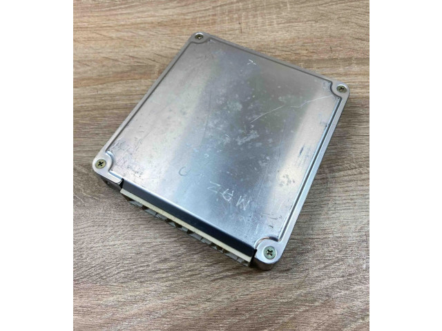 Блок управления двигателем Блок управления FE6E18881E Mazda 626