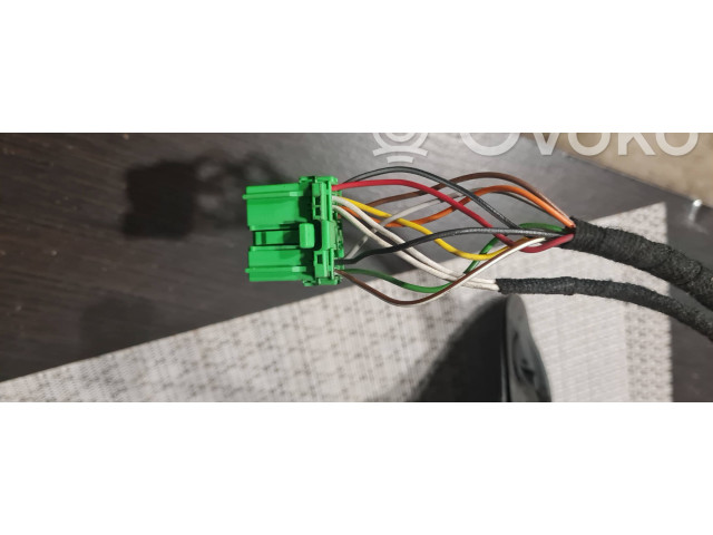 Зеркало электрическое правое Volvo V70 2000-2004 года