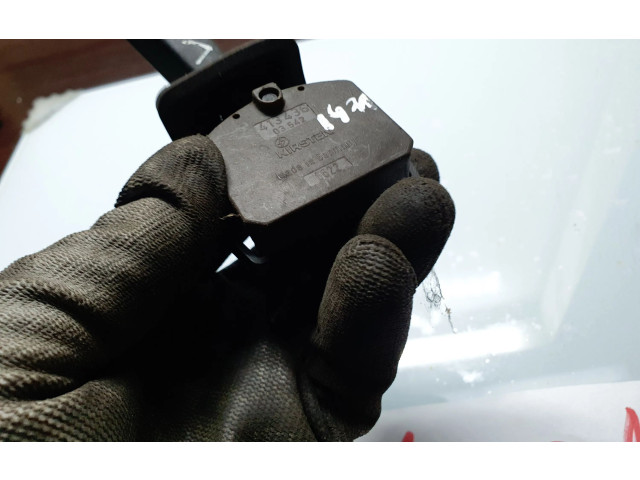 Ручка стеклоочистителей 413436, 6622   Volvo 440