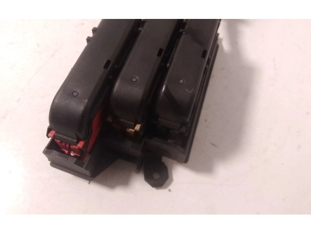 Блок предохранителей 8K2971845A   Audi A5 8T 8F    