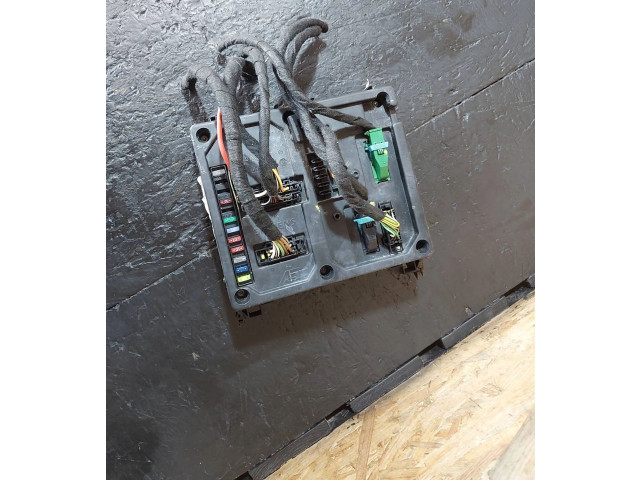   Pojistková skříňka 7M3962258AG, S120042200B   Seat Alhambra (Mk1) 2009