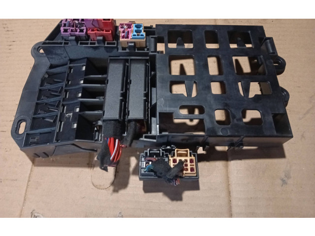 Блок предохранителей  4f0971845   Audi A6 S6 C6 4F    