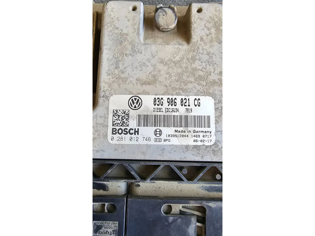 Řídící jednotka 03G906021CG, 1039S12044 Volkswagen Caddy 2009