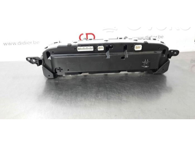 Přístrojová deska Toyota Prius c 2015 83847F50