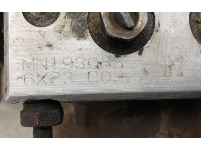 Přístrojová deska  Mitsubishi Outlander 2003 MN193055  