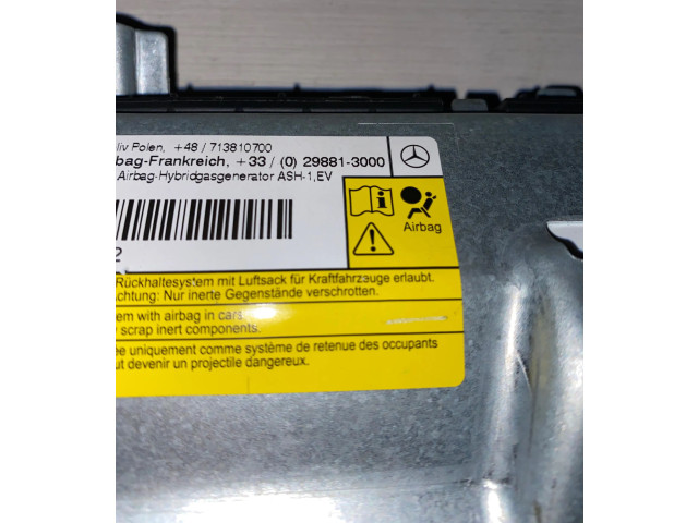 Подушка безопасности для колен 617379600C Mercedes-Benz A W176