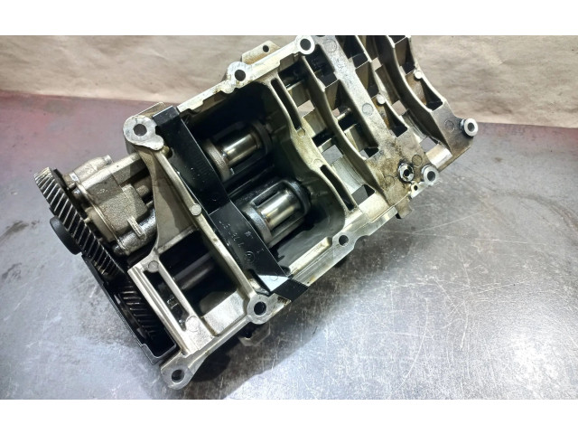 Масляный насос m47n2 8058052011 BMW 1 E81 E87 2.0