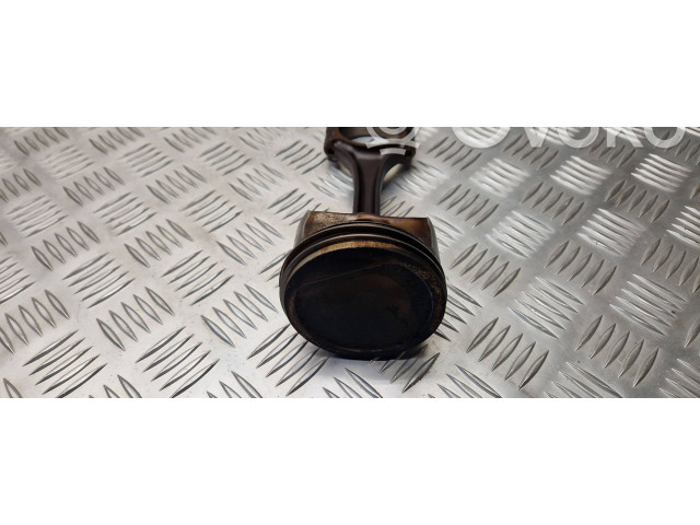 Píst Mercedes-Benz A W169