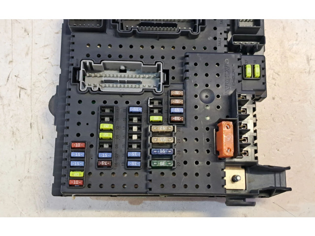 Pojistková skříňka 30786646, 8676391 Volvo XC90 2005