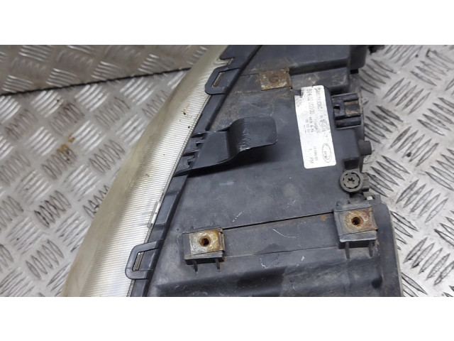 Передняя фара  