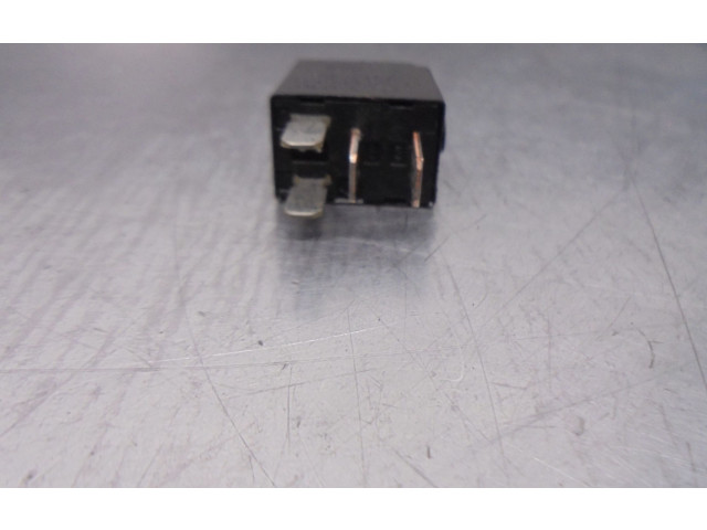 Блок предохранителей 0025421119   Mercedes-Benz A W168    