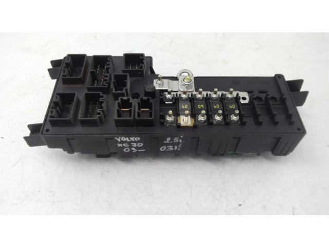Блок предохранителей 8678449, 518788104 Volvo XC70