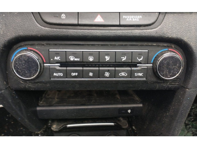 Блок управления климат-контролем 97250J7201   KIA Xceed