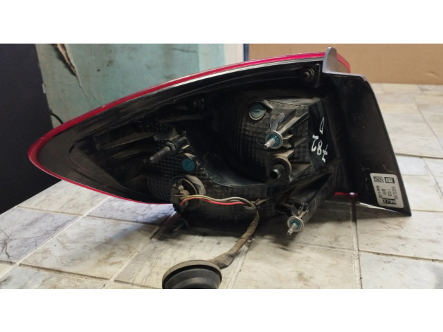 Задний фонарь правый 84332799    Chevrolet Cruze II   2016- года