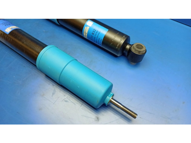 Передний амортизатор