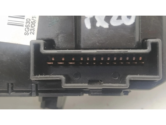 Мултифункционный включатель управления / ручка