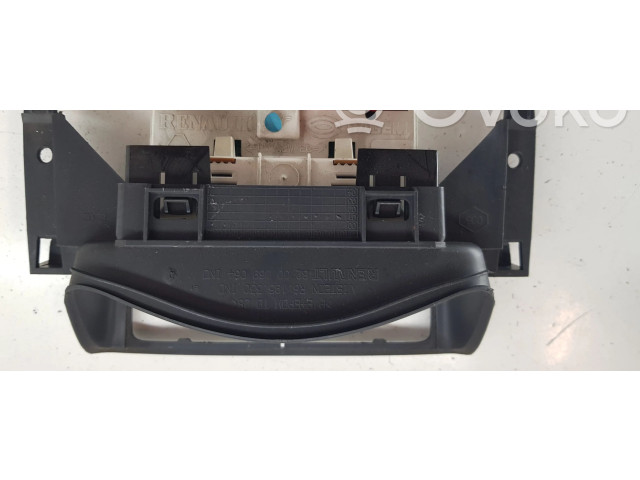 Дисплей    8200091779   Renault Clio II