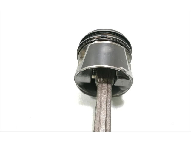 Поршень с шатуном YD22DDTI Nissan X-Trail T30