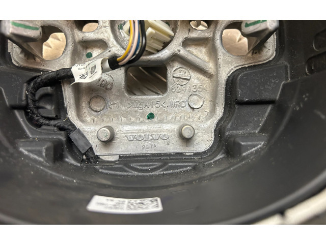 Volant Volvo XC90 2017 31407817