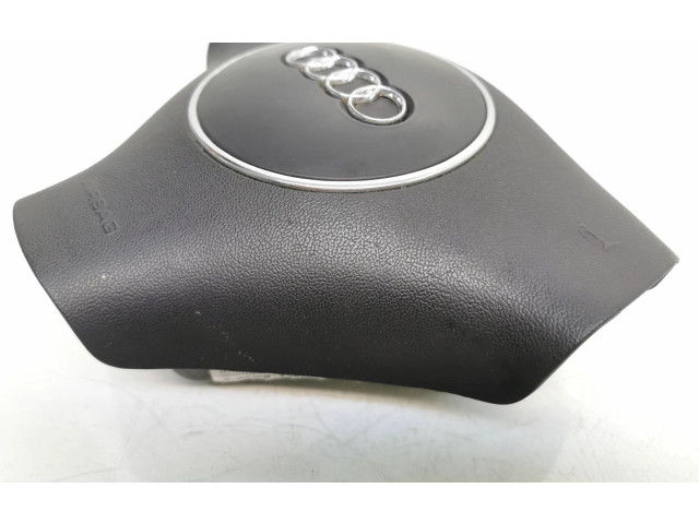 Подушка безопасности водителя 8e0880201k   Audi A6 S6 C5 4B