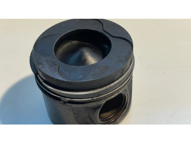 Píst 84L107 BMW 7 E65 E66 pro naftový motor 3.0