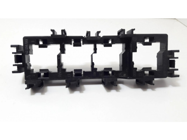 Другая деталь салона