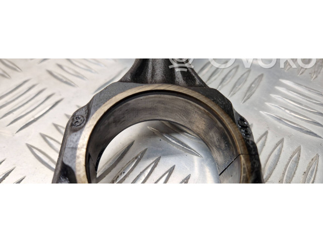 Поршень с шатуном Volkswagen PASSAT B4