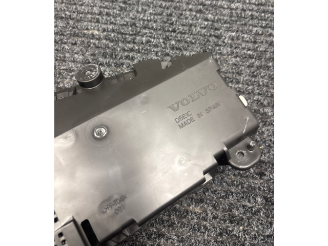 Дисплей    32233451, 07808187   Volvo XC90