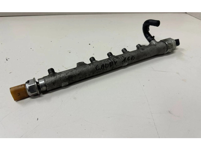 Топливная рампа R031125 Volkswagen Jetta VI для двигателя CAY