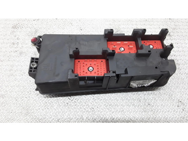 Pojistková skříňka 13170899 Opel Vectra C 2004