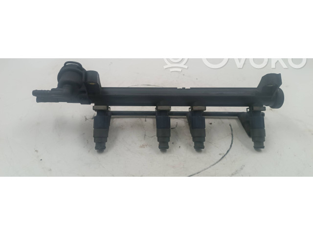 Топливная рампа    Volkswagen Golf IV  