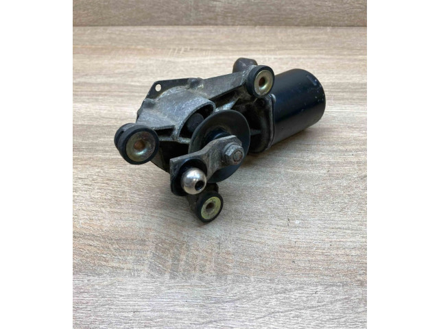 Двигатель стеклоочистителей    Nissan Sunny