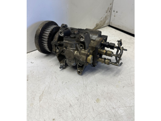 Топливный насос 059130106M    Audi A4 S4 B6 8E 8H   