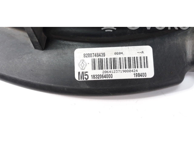 Вентилятор радиатора     8200748439, 47371    Renault Clio III 