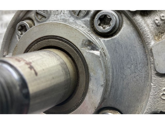 Топливный насос    04L130755D   Seat Leon (5F)