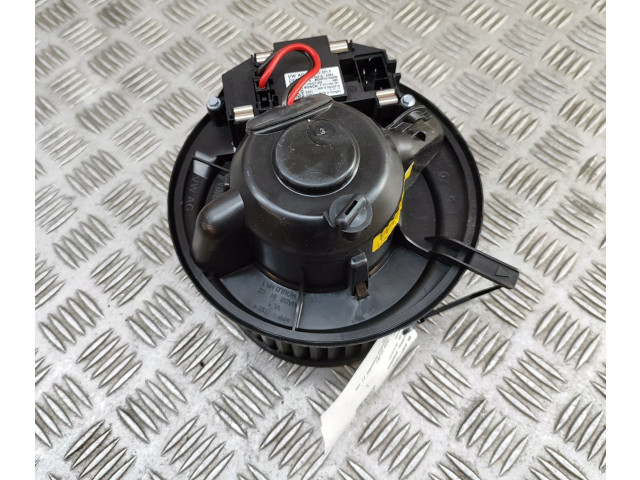 Вентилятор печки 1K2820015G, F997167J Audi Q3 8U