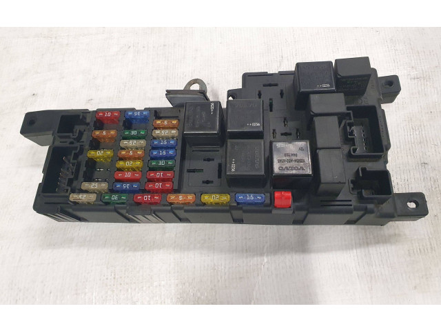 Блок предохранителей 8678449, 518787205   Volvo V70    