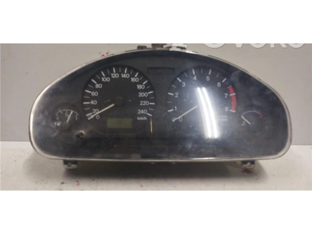 Панель приборов MR512815, 0090059 Mitsubishi Carisma