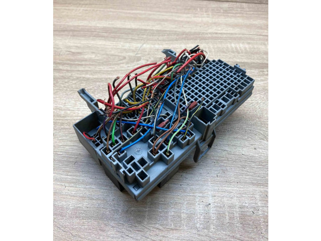 Pojistková skříňka 90464777, 90069864 Opel Astra F 1992