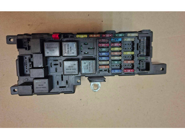 Блок предохранителей 8637841, 518717004   Volvo S80