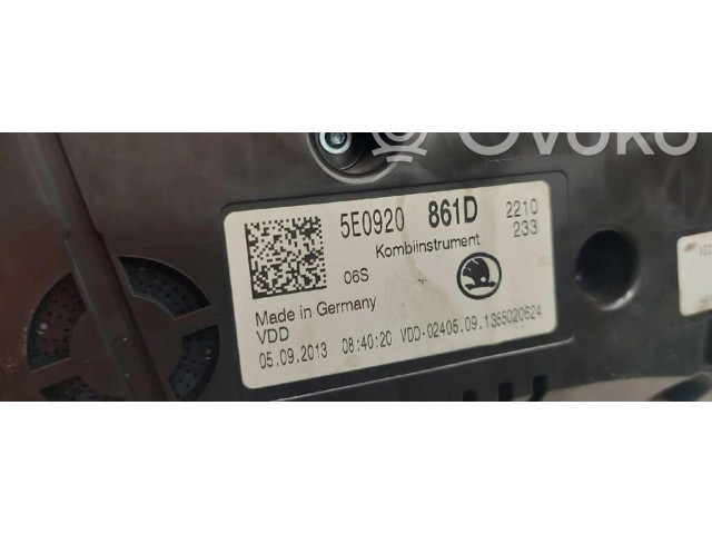 Панель приборов 5E0920861D   Skoda Octavia Mk3 (5E)       
