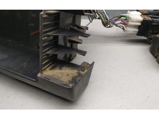 Přístrojová deska Audi 80 90 B2 1982 81117434, 88471068