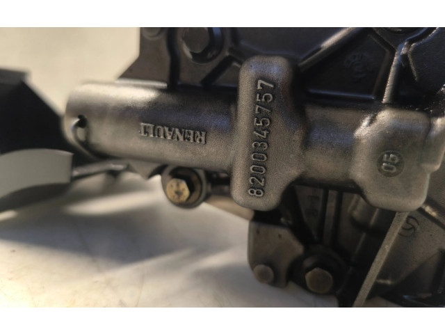 Масляный насос   8200345757  Renault Trafic III (X82) 