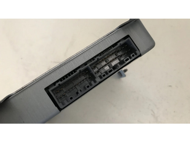 Блок управления двигателя Z5B56J, Z5B518881B Mazda 323