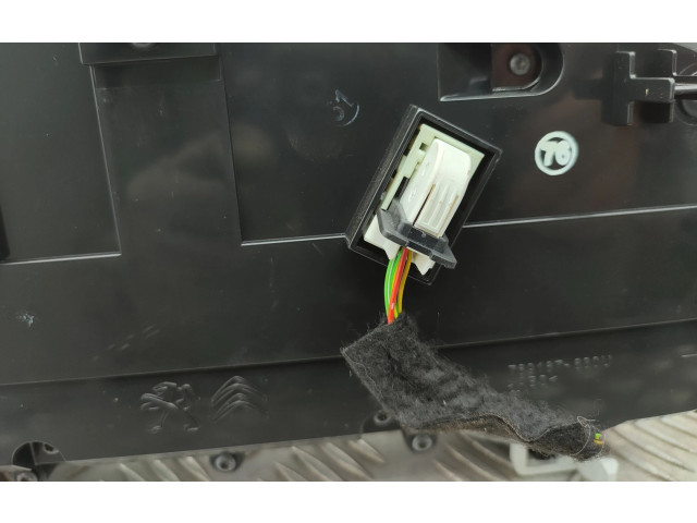 Přístrojová deska Citroen Berlingo 2020 9838092180