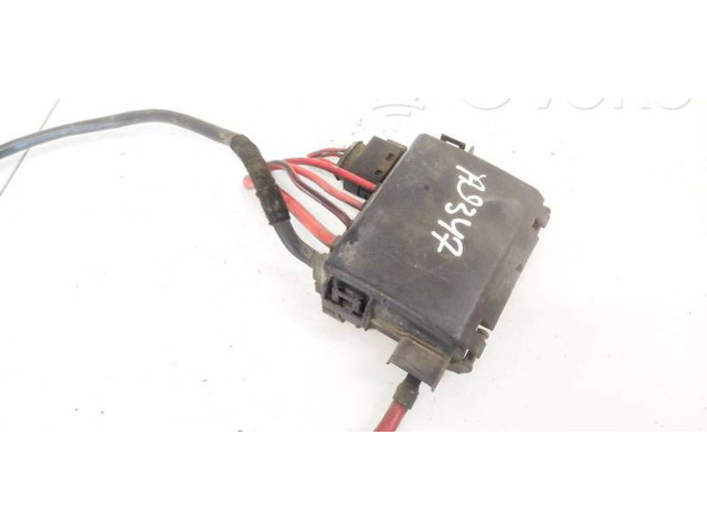 Блок предохранителей 1J0937550AB Skoda Octavia Mk1 (1U)